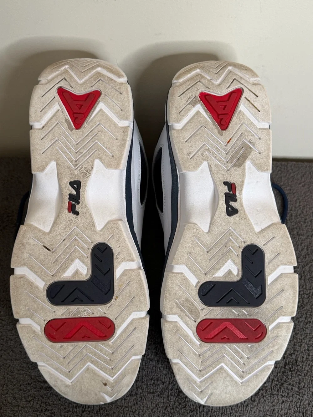Fila Men’s size 11 Classic Grant Hill 2 basketball style with serious 90’s vibe